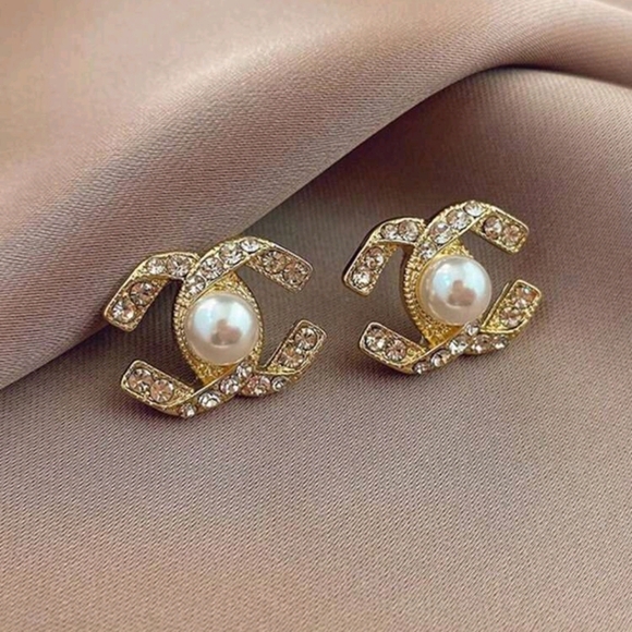 Gold and Pearl Earrings - Picture 1 of 4